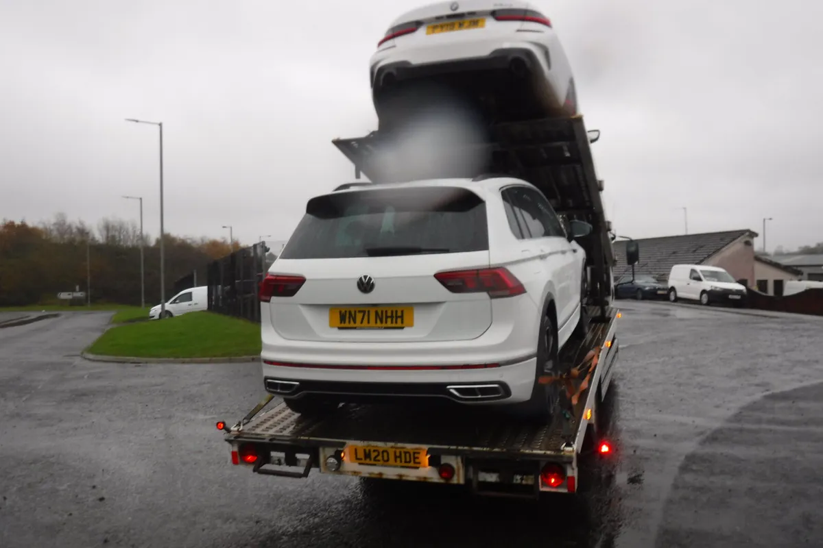 2020 Isuzu N75-190 22ft double deck transporter. - Image 4