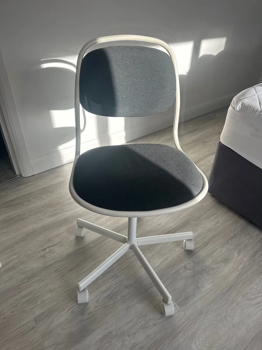 Desk chair - Image 1