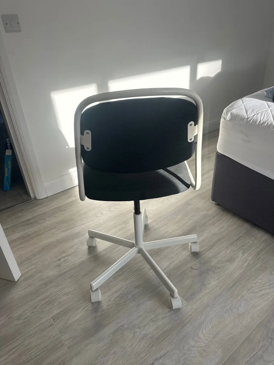 Desk chair - Image 2