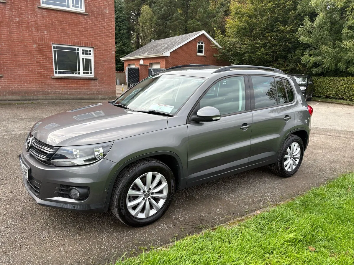 142 VW Tiguan 2.0 TDi with only 57kms - Image 3