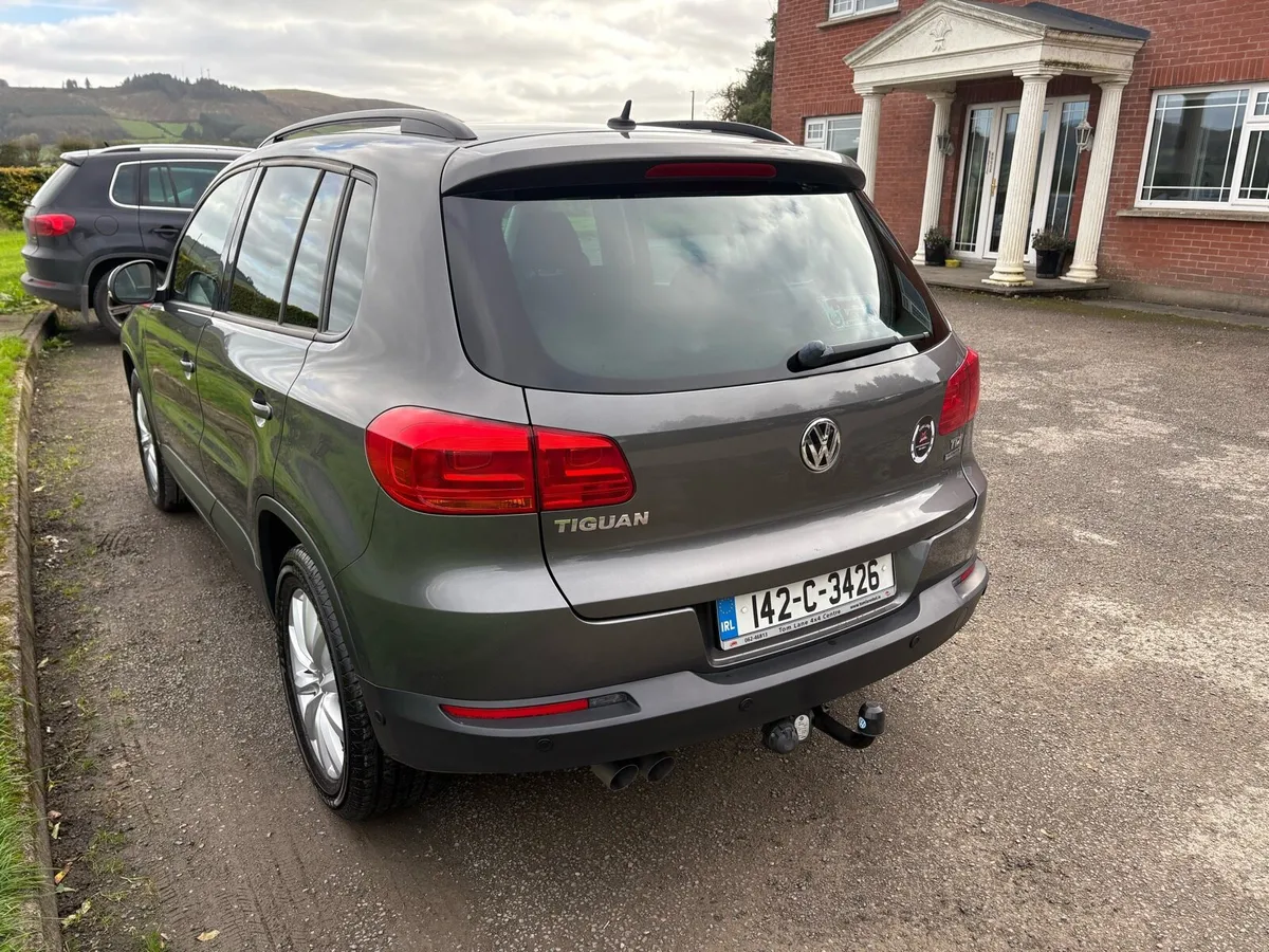 142 VW Tiguan 2.0 TDi with only 57kms - Image 4