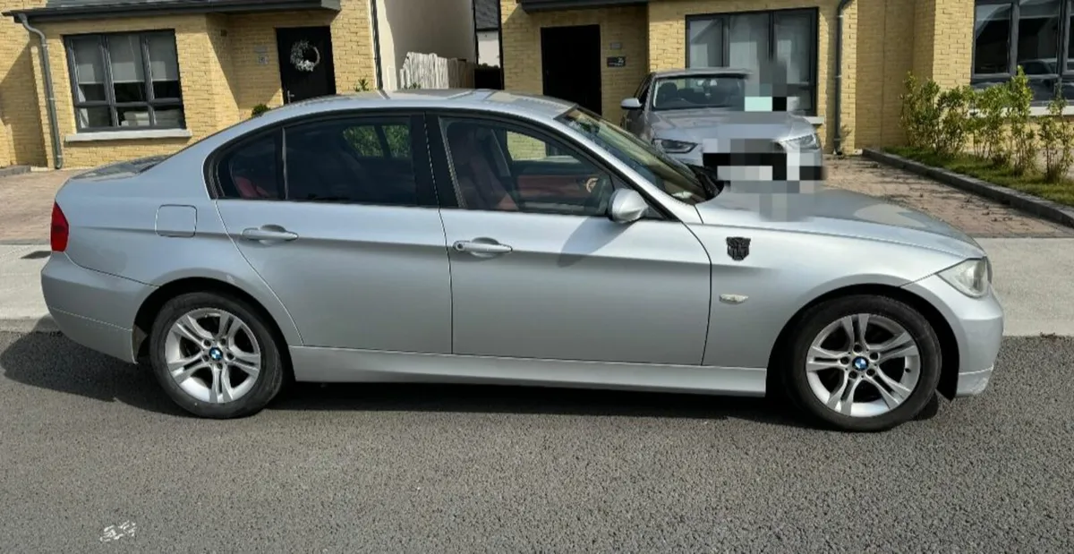 BMW 3-Series 2008 - Image 2