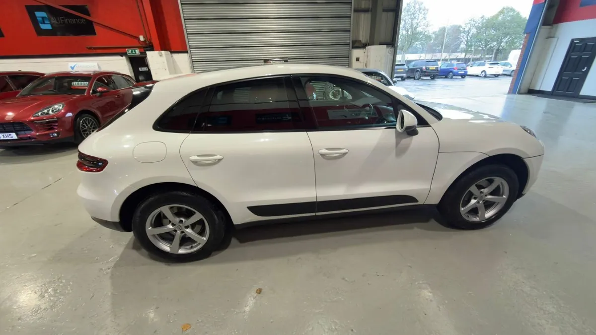 2015 Porsche Macan 2.0T PDK 4WD Euro 6 (s/s) 5dr - Image 4