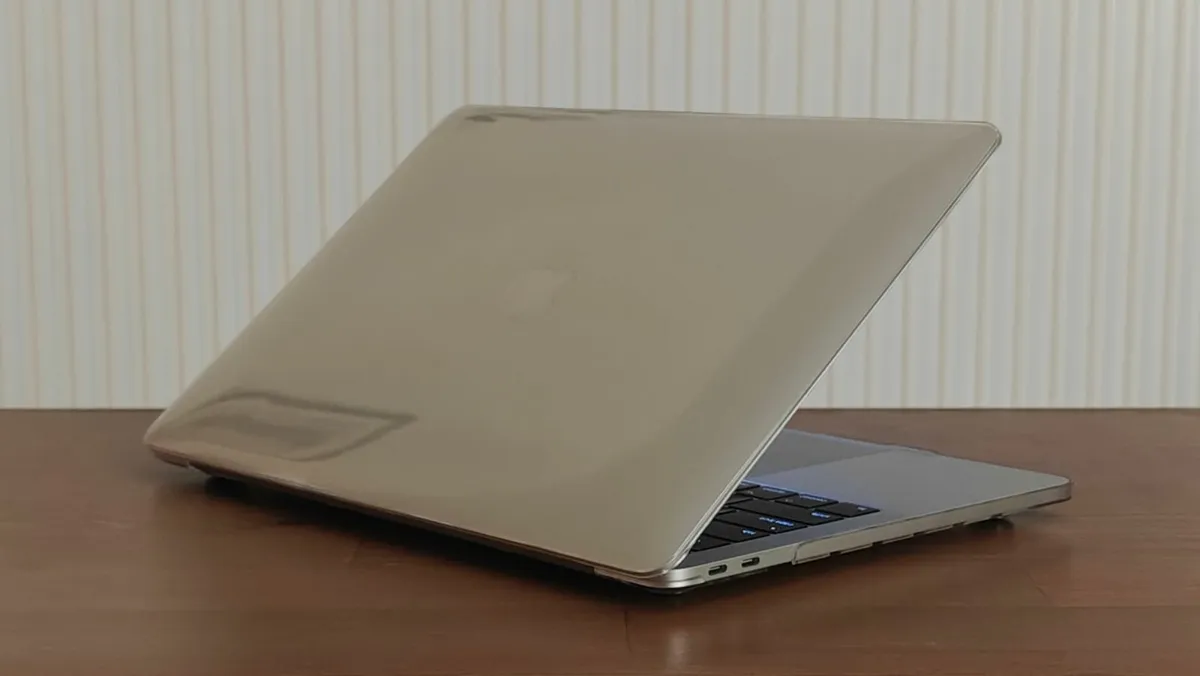 MacBook Pro 13” (Late 2016) – 8GB RAM / 256GB SSD - Image 1