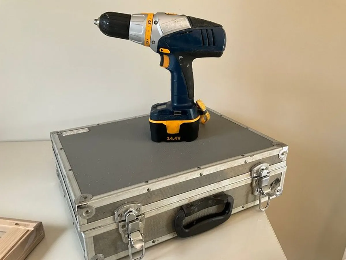Ryobi Drill w case and 2x batteries - Image 3