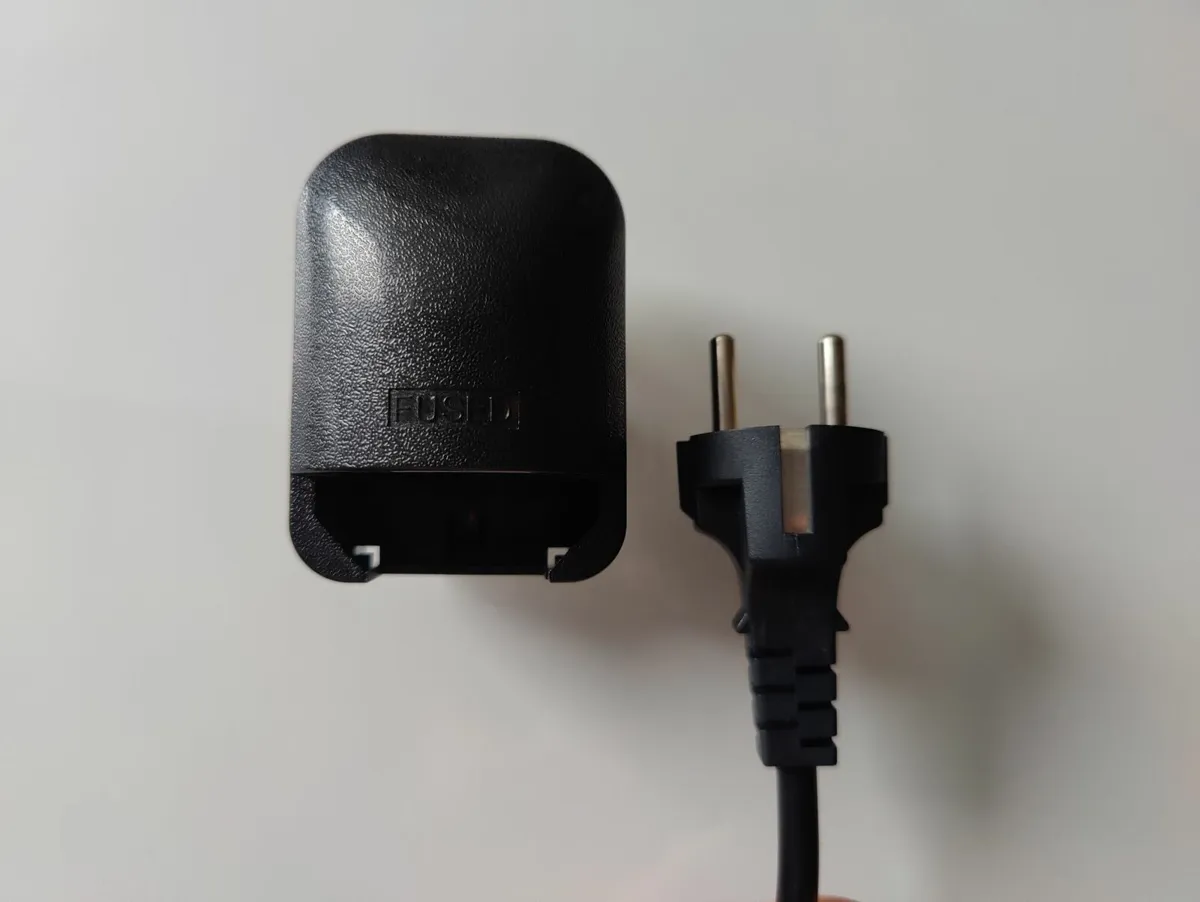 🔌 EU to UK Plug Converter – Travel Adapter - Image 1