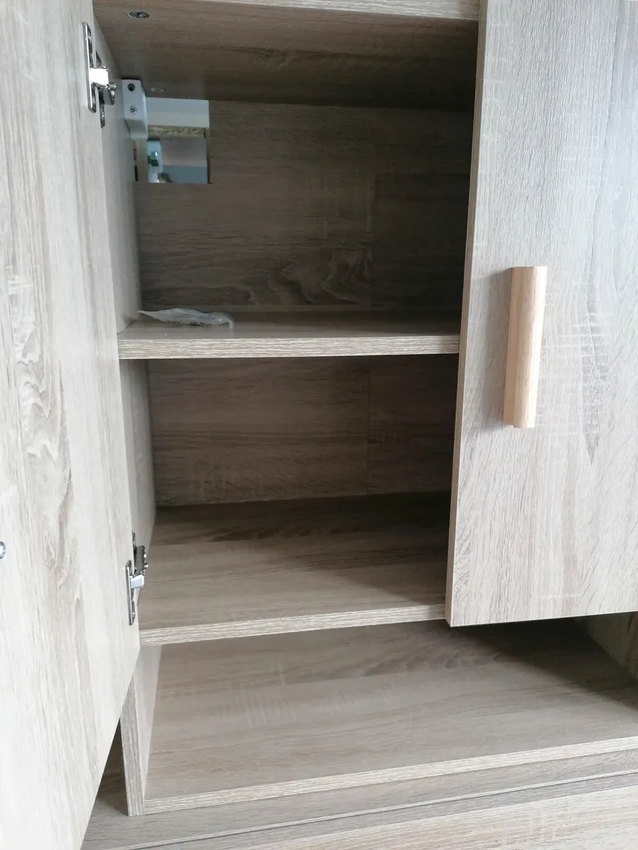 chest of drawers €80, wall cabinet €50 - Image 3