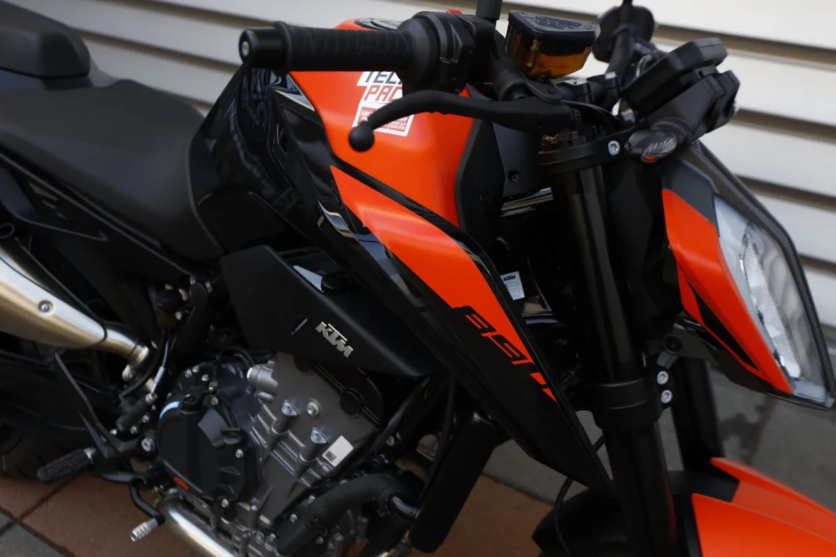 KTM 890 DUKE **Ex Demo** - Image 3