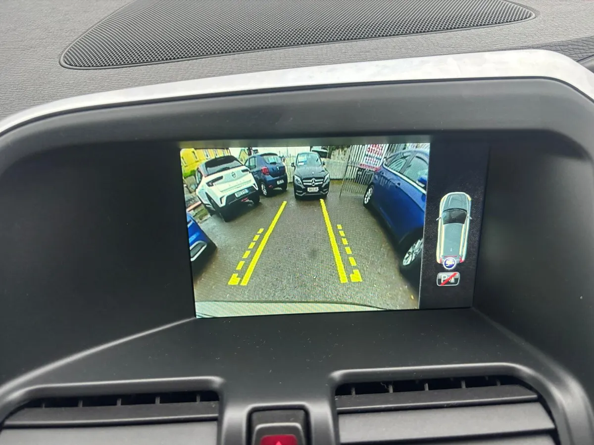 Volvo XC60 2017  AUTOMATIC  FULL VOLVO HISTORY - Image 4