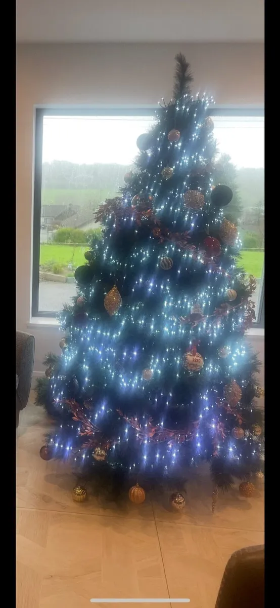 Christmas tree - Image 4