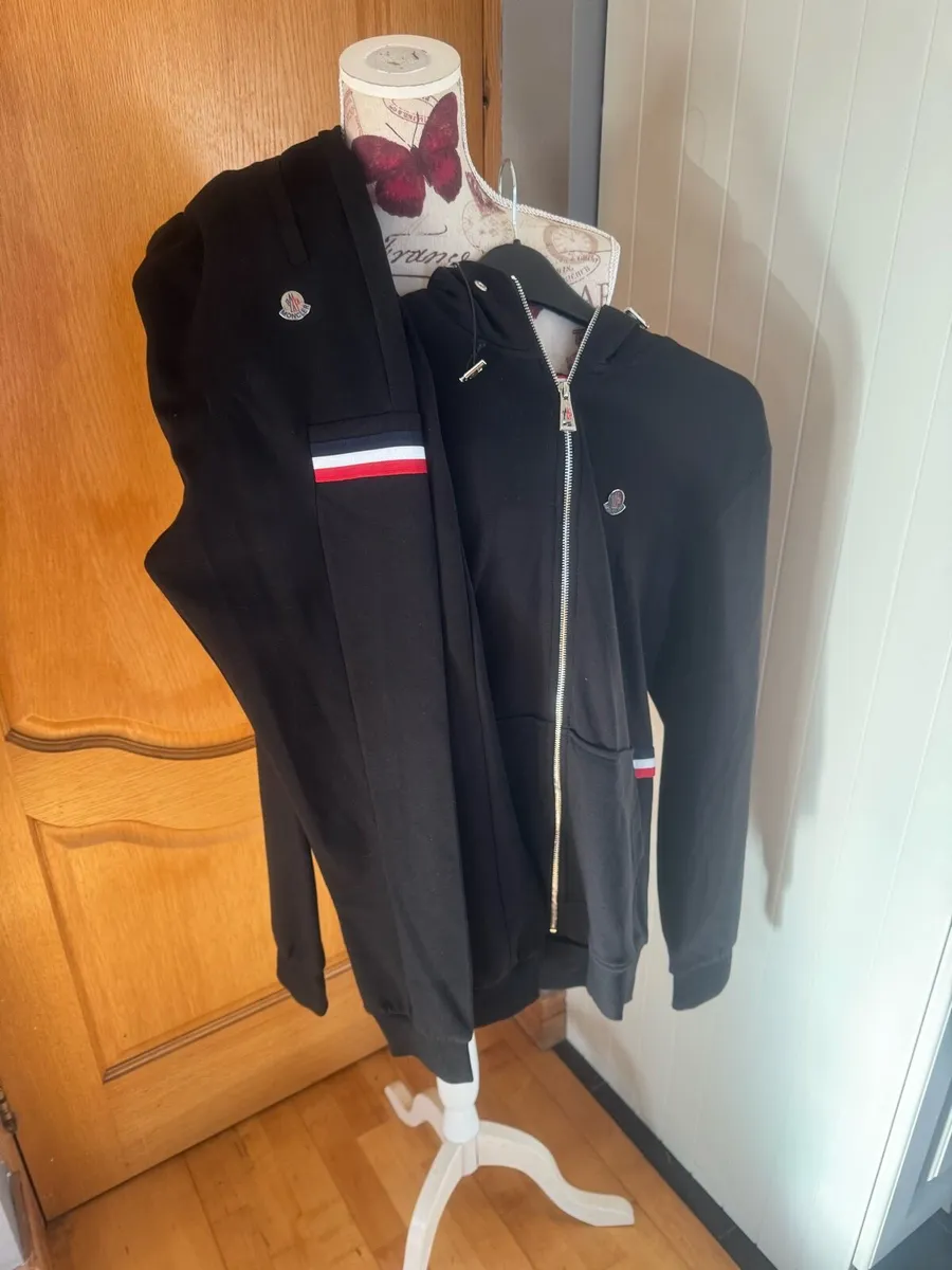 Men’s new medium tracksuit - Image 1