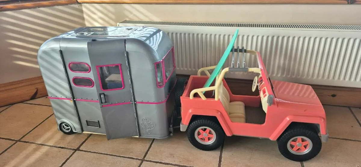 Jeep and trailer - Image 1