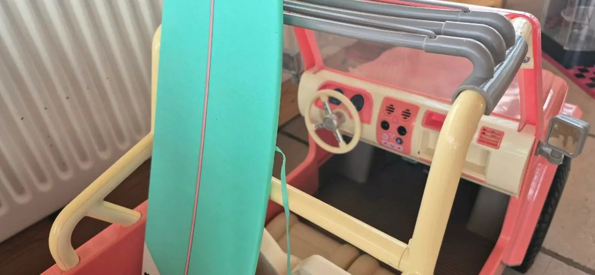 Jeep and trailer - Image 3