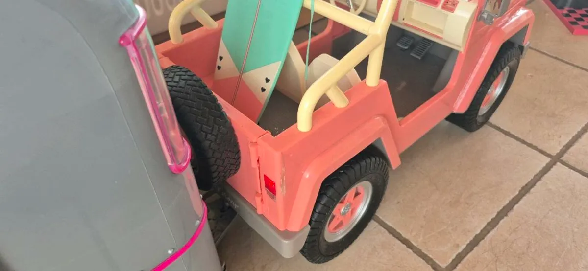 Jeep and trailer - Image 4