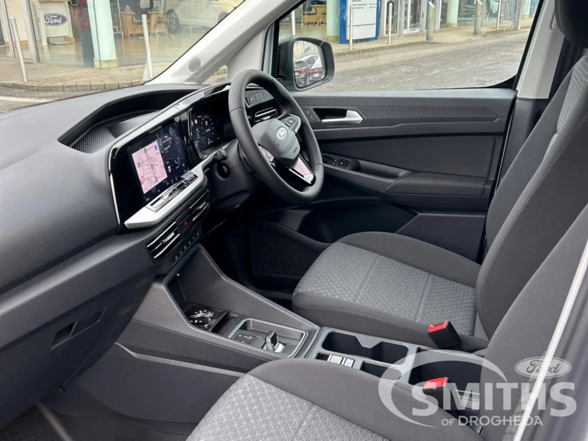 Ford Transit Connect LIMITED LWB *AUTO* 2.0TD 122P - Image 4