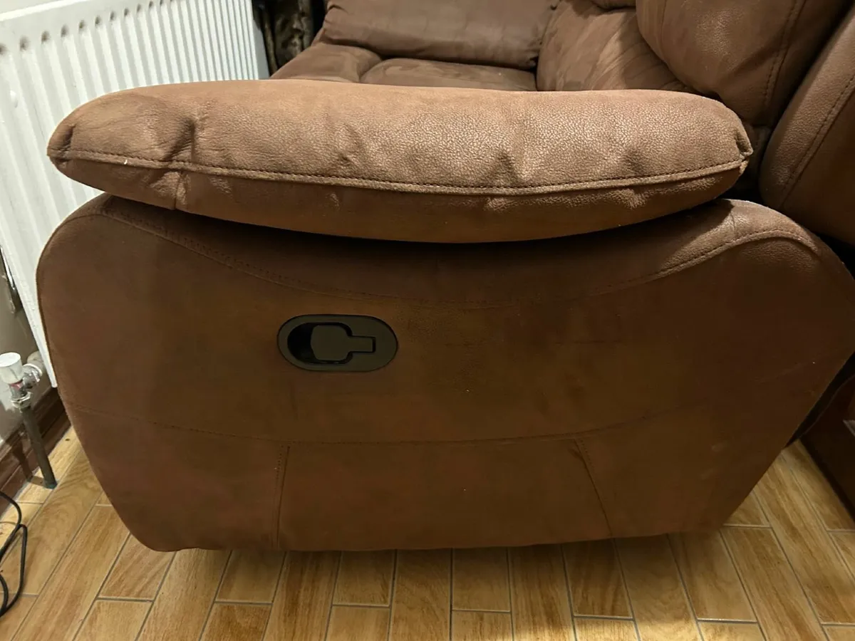 Sofa 2 Seater Recliner (Manual) - Image 2