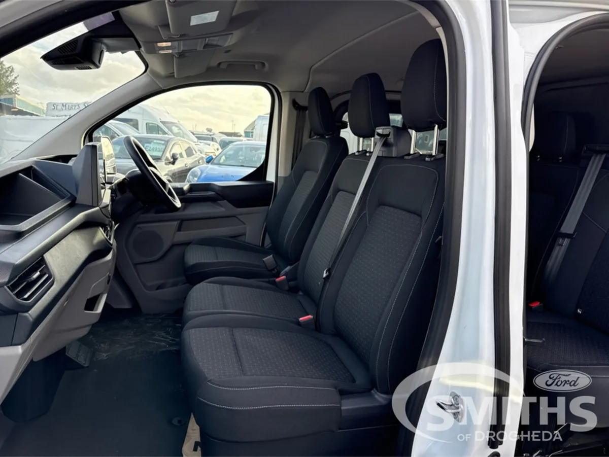Ford Transit Custom C/CAB TREND 2.5 232PS PHEV **I - Image 3