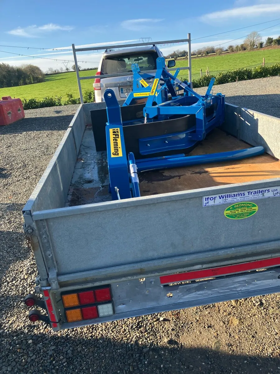 Yard scrapers, transport boxes, bale handlers - Image 2