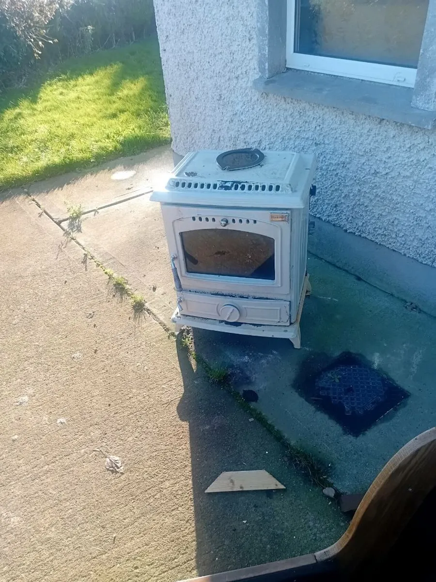 Kitchen furniture - Image 1