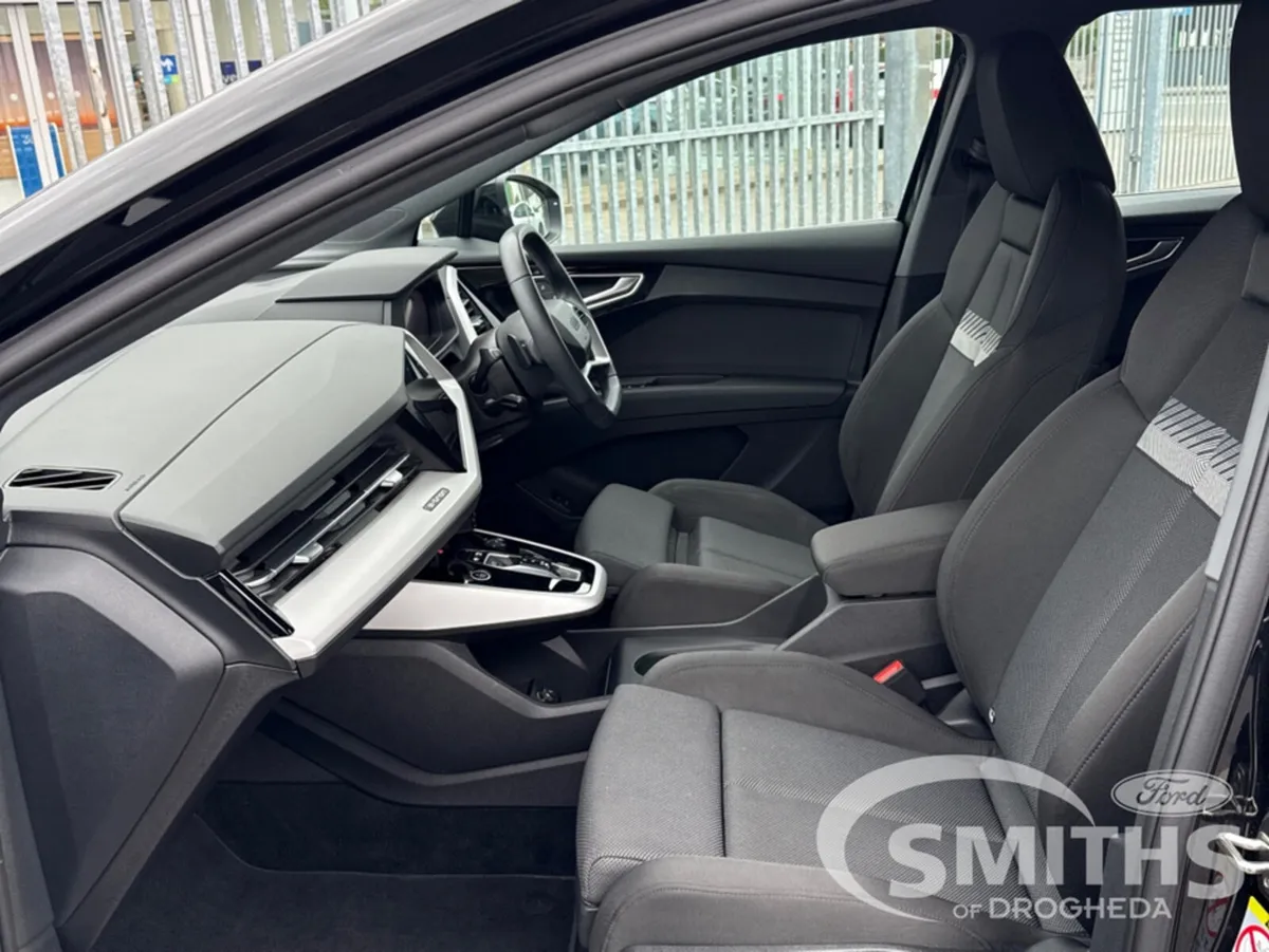 Audi Q4 e-tron SPORT AUTO - Image 3