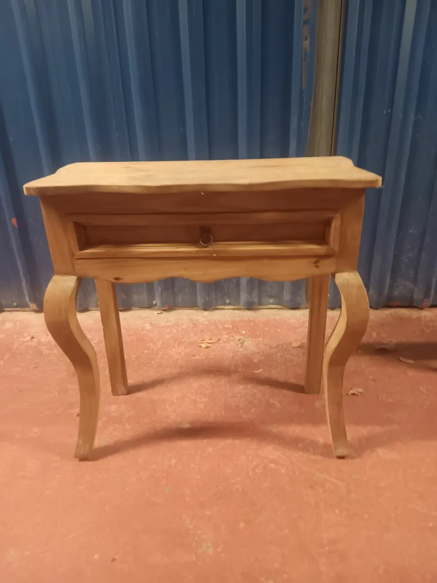 Mexican pine table - Image 1