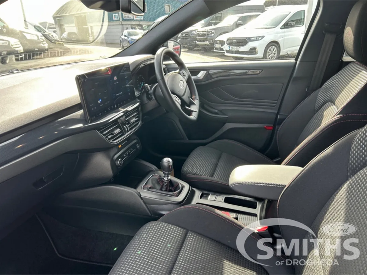 Ford Focus ST-LINE **ESTATE** 1.0T 125PS - Image 3