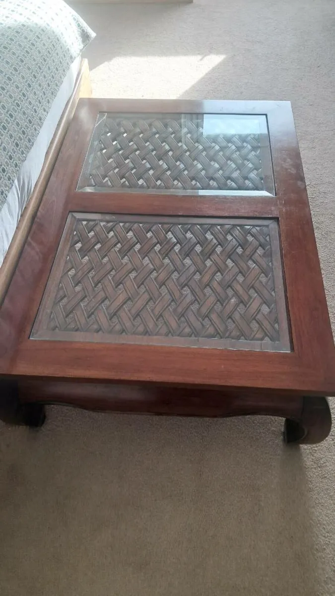 Coffee table - Image 1