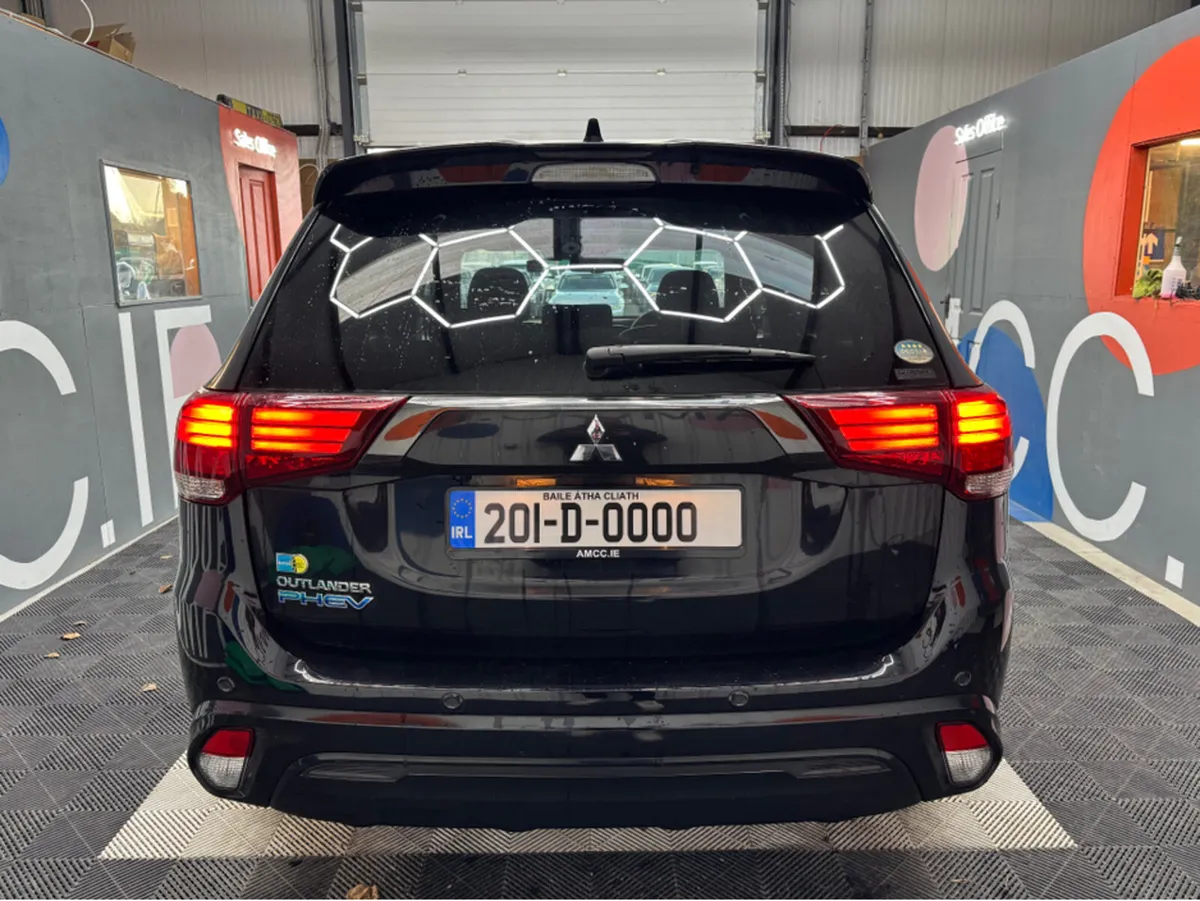 Mitsubishi Outlander Petrol Hybrid - Heated Seats - Image 3