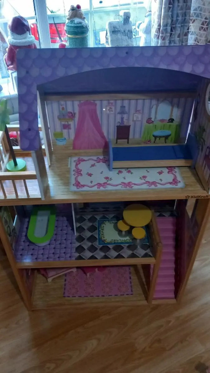 Dolls house - Image 1