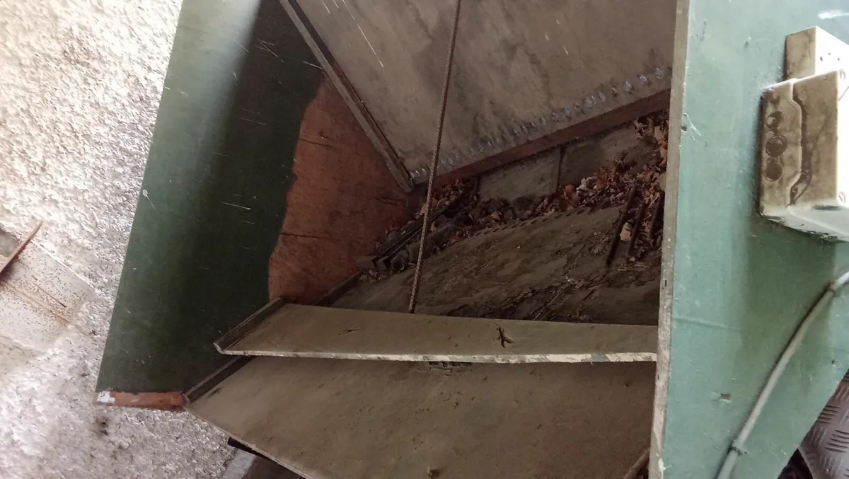 Chain and sprocket conveyors - Image 1