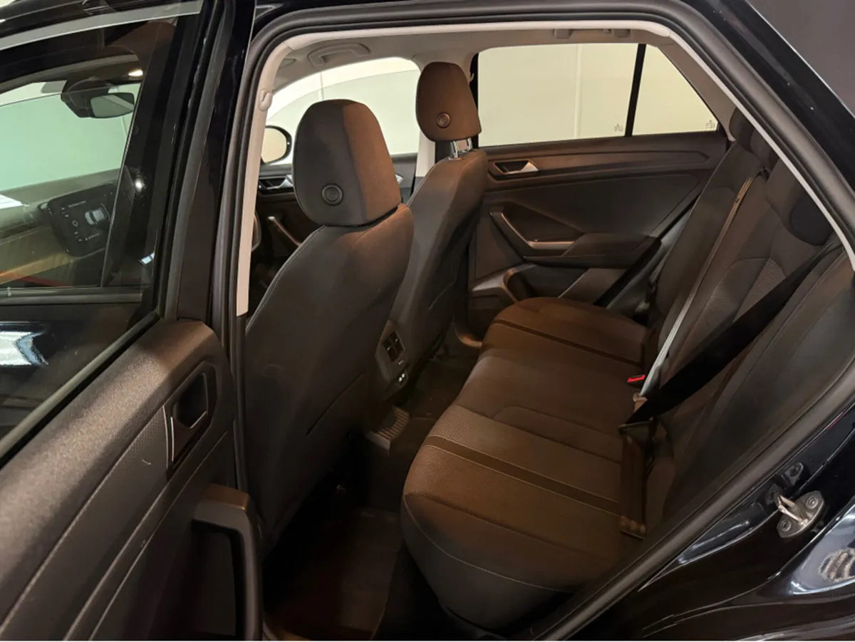 Volkswagen T-Roc 2.0 TDI 116HP - Image 4
