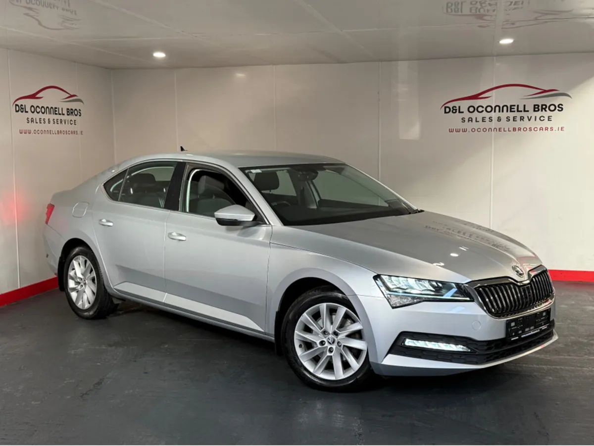 Skoda Superb AMBITION 2.0 TDI DSG 5DR AUTO - Image 1