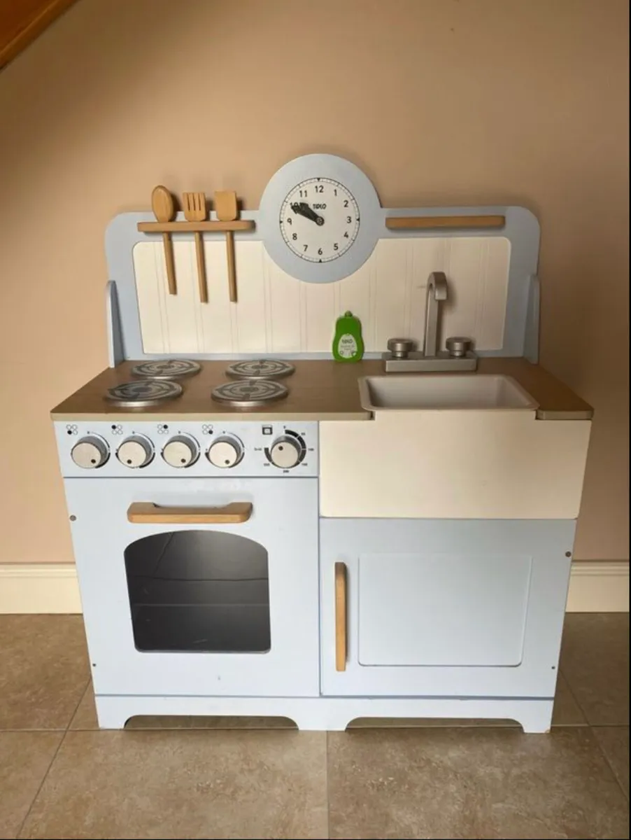 Tidlo country kitchen - Image 1