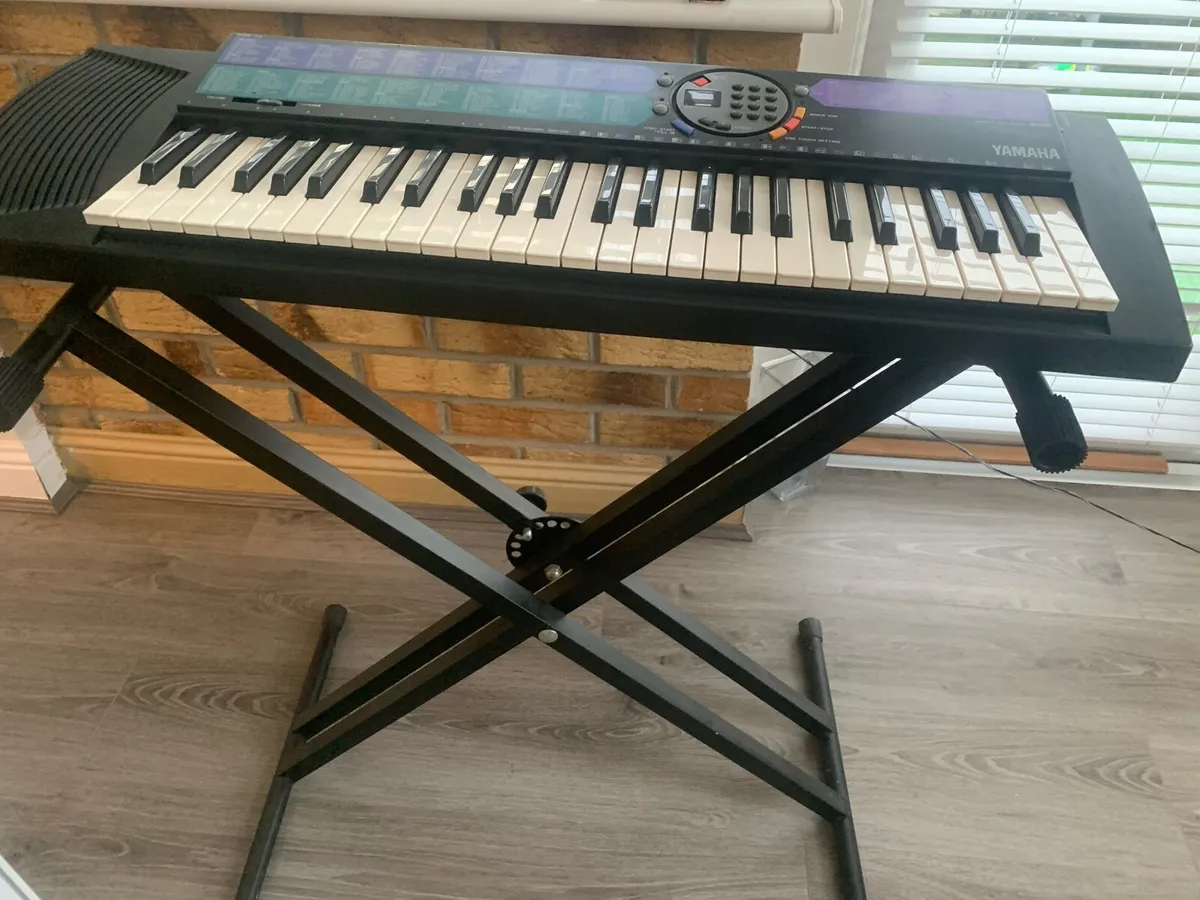 Yamaha electric keyboard par-73 - Image 2