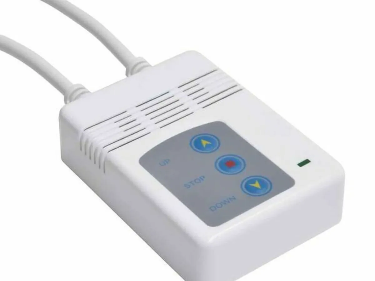 120" Electric Projector Screen 16:9 Ratio - Image 1