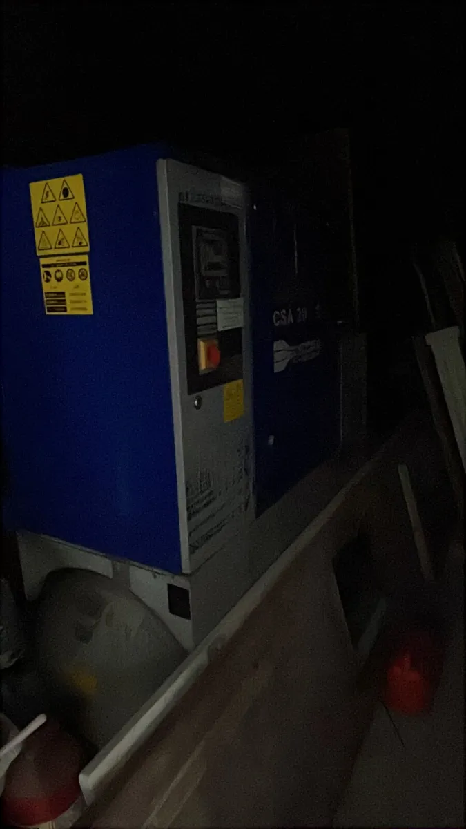 Air compressor - Image 1