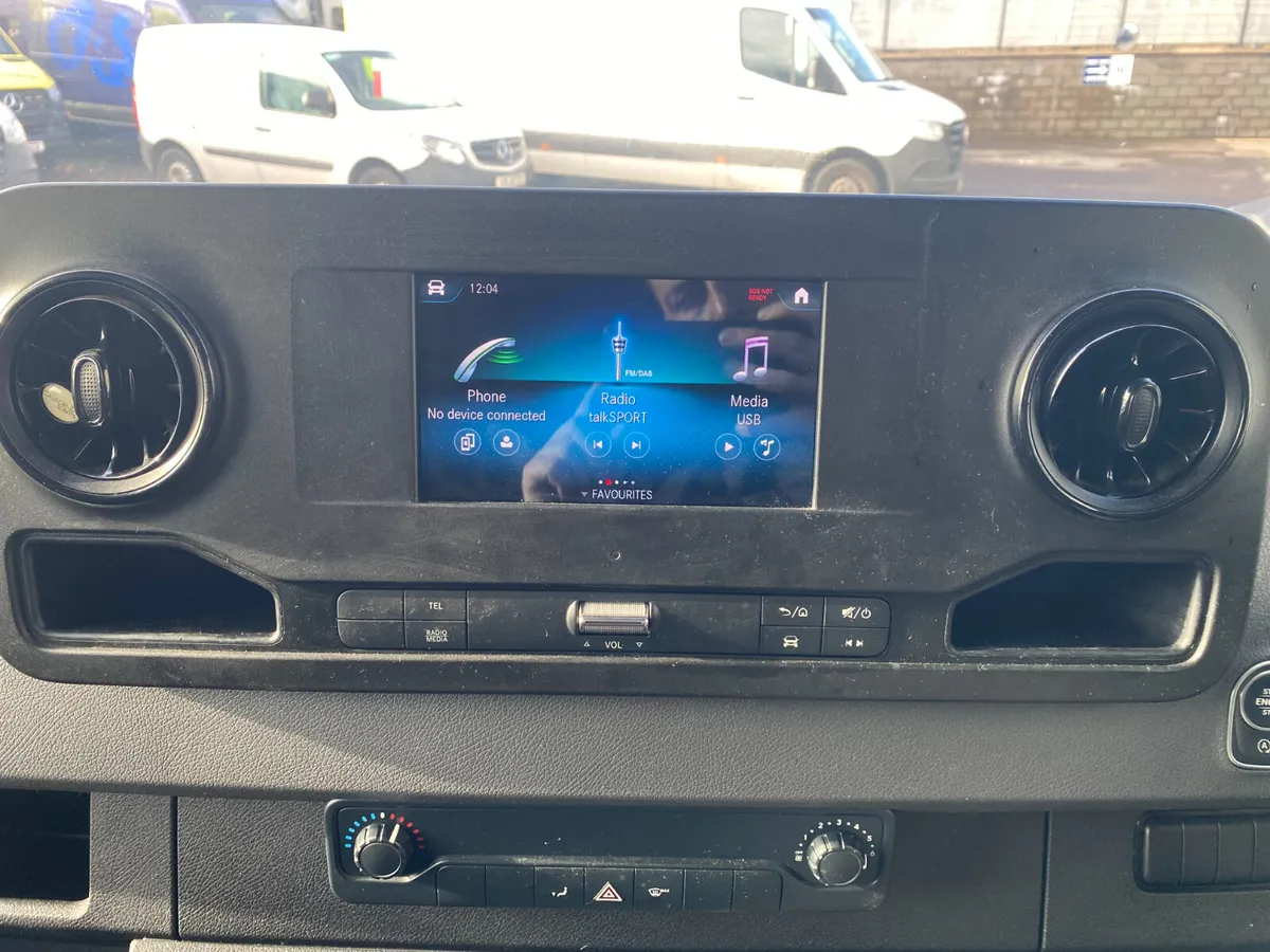 Mercedes-Benz Sprinter 2021 - Image 3