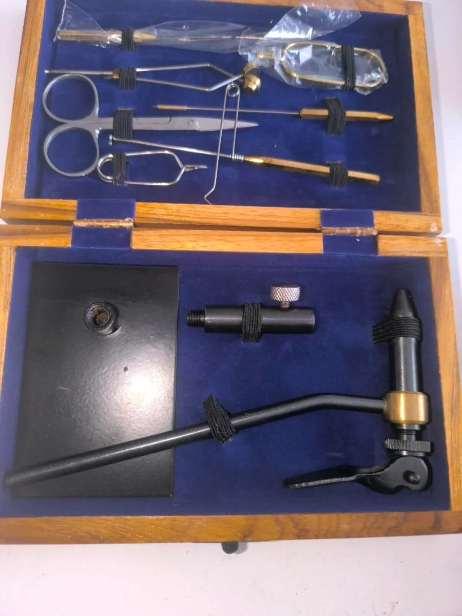 Boxed fly tying set brand new never used. - Image 3