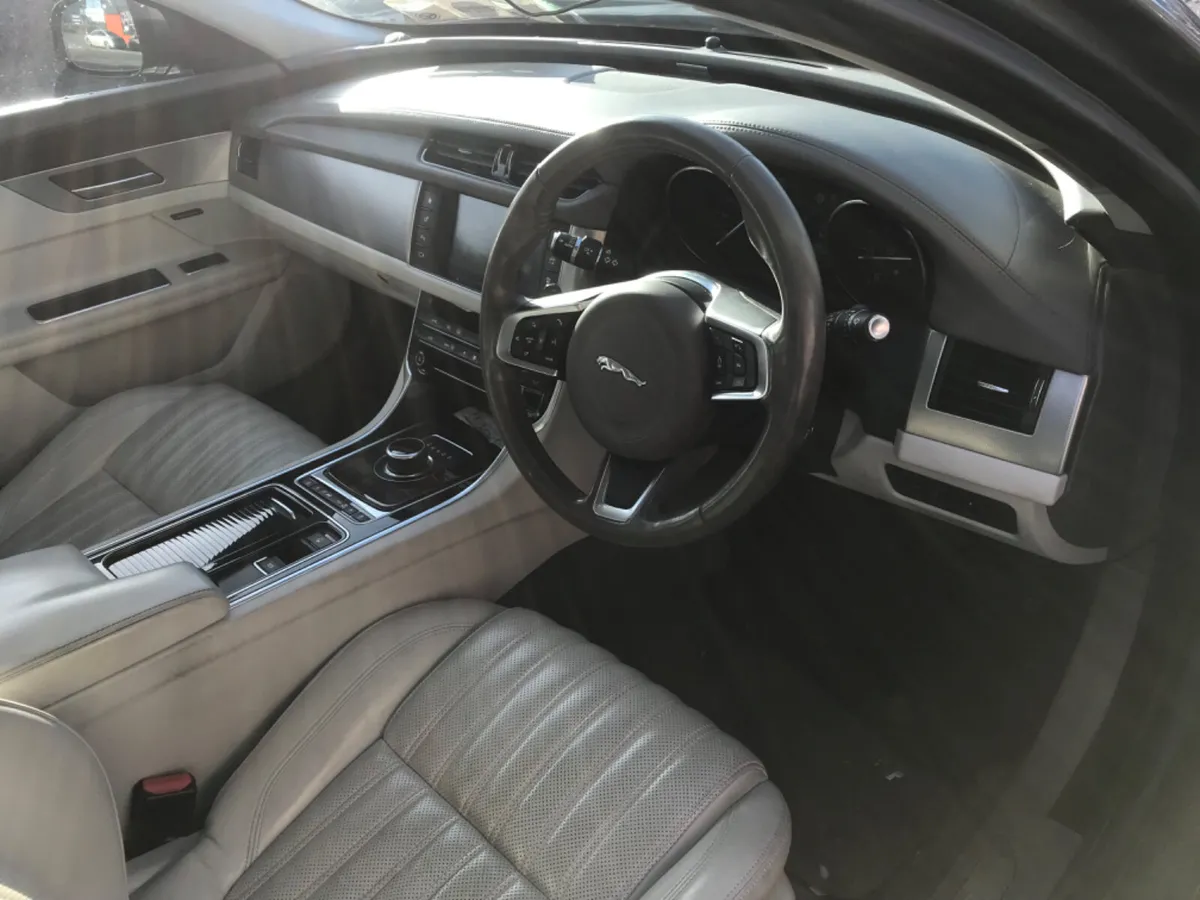 2018 Jaguar XF AUTOMATIC - Image 2