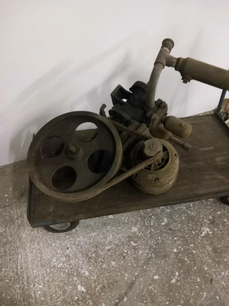 Old Water Pump - Image 1