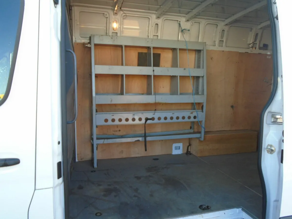 2025 Mercedes-Benz Sprinter 315CDI MWB HR RWD - Image 4