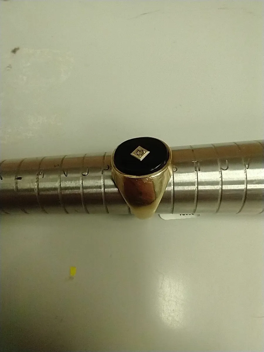 9ct Gold Ring w/ Diamond 9k - Image 4