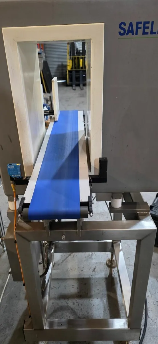 Safeline Metal Detector  Conveyor - Image 3
