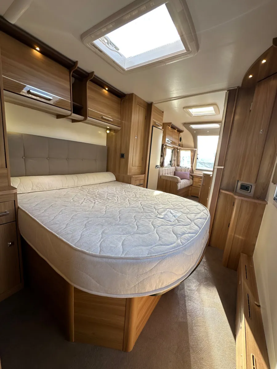 🚨 2017 Island 🏝️ BED BAILEY UNICORN 🚨 - Image 1