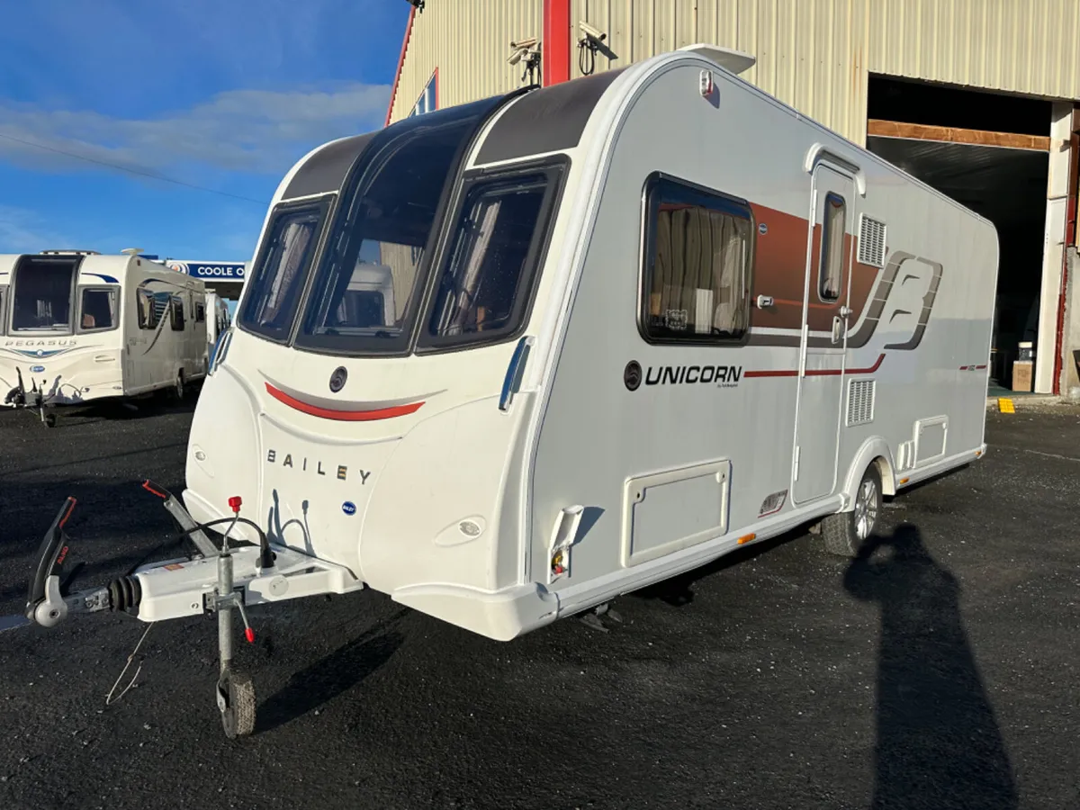 🚨 2017 Island 🏝️ BED BAILEY UNICORN 🚨 - Image 2