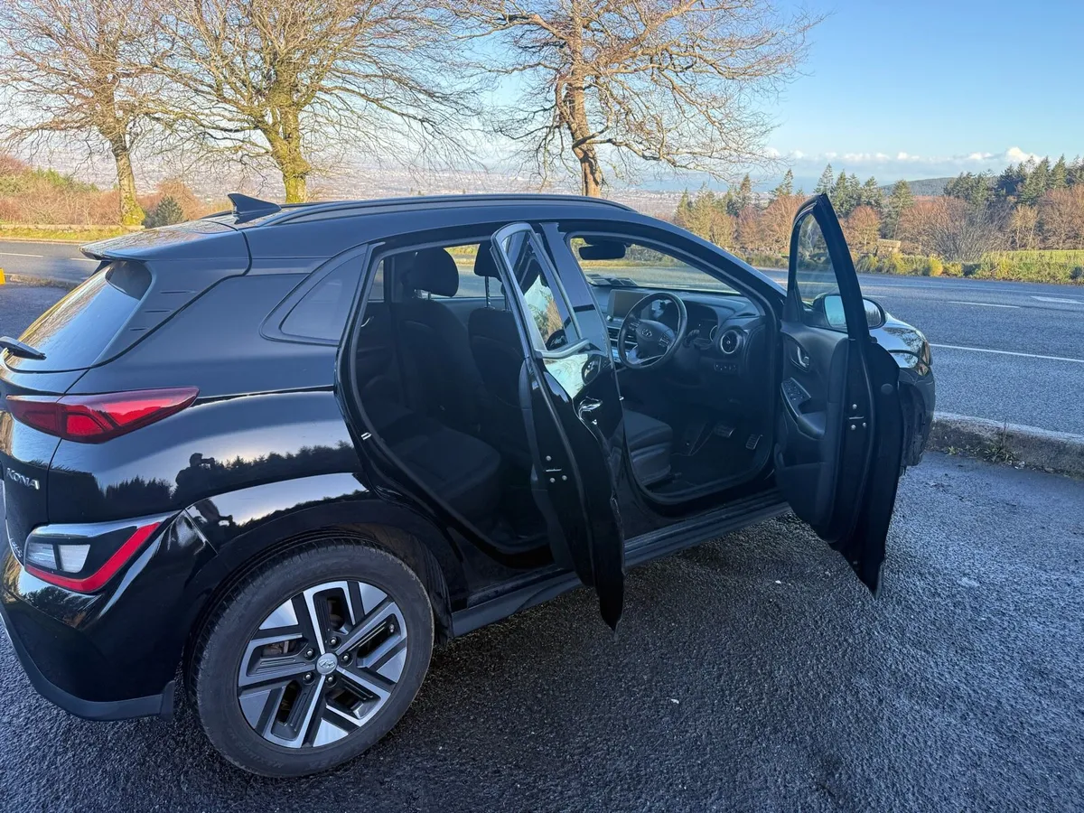 2022 Hyundai Kona Electric - Image 4