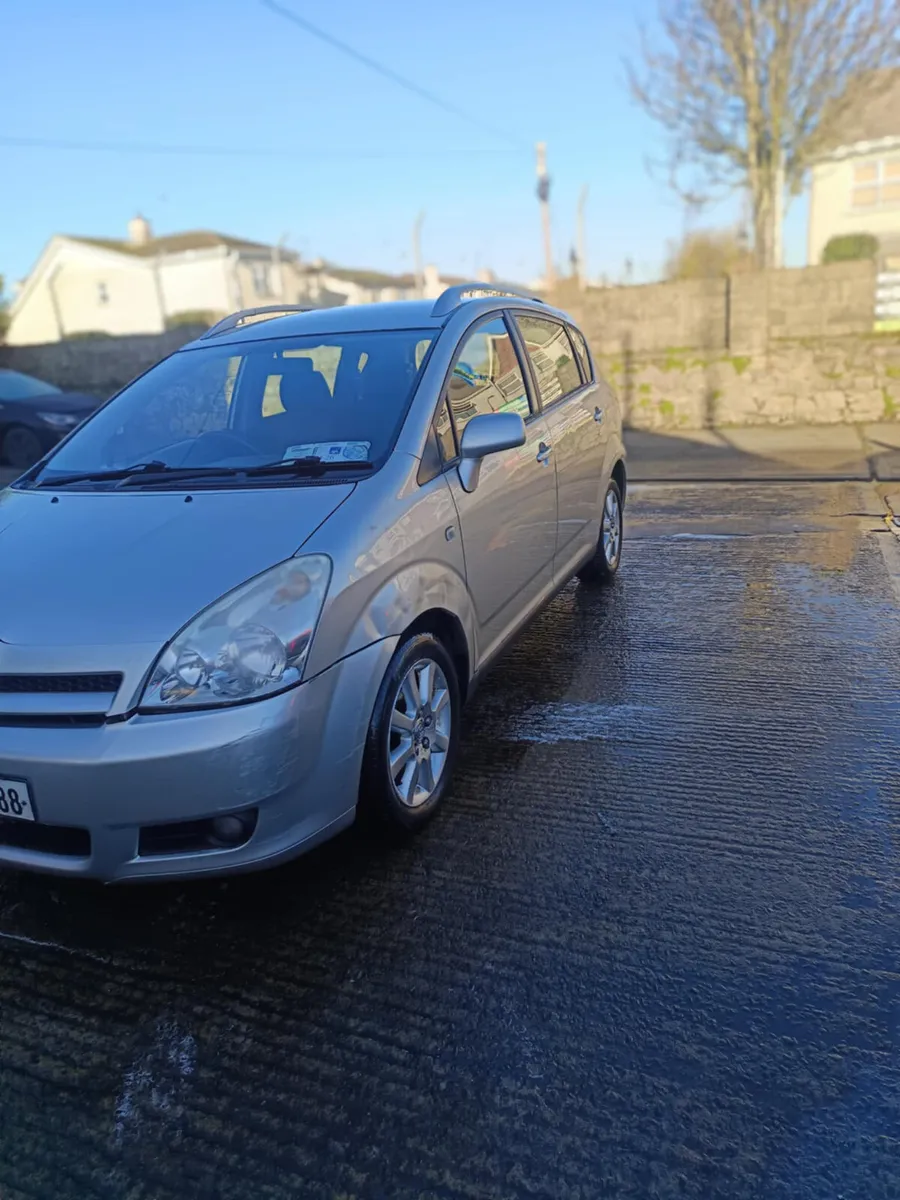 Toyota Corolla 2007 1.6petrol 7 seats - Image 3