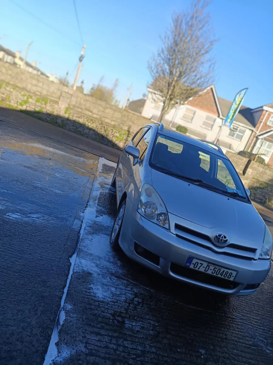 Toyota Corolla 2007 1.6petrol 7 seats - Image 2