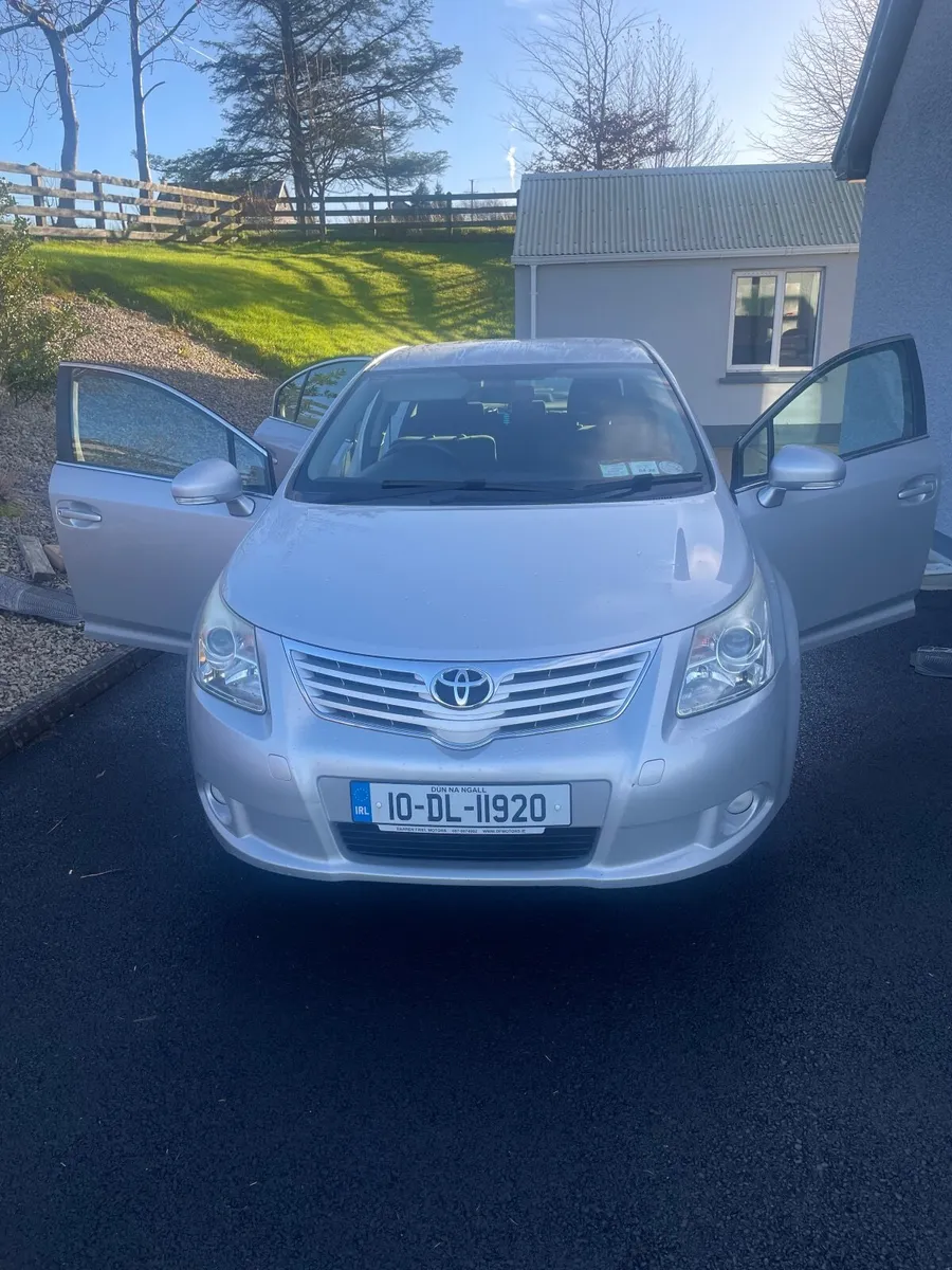 Toyota Avensis 2010 - Image 1