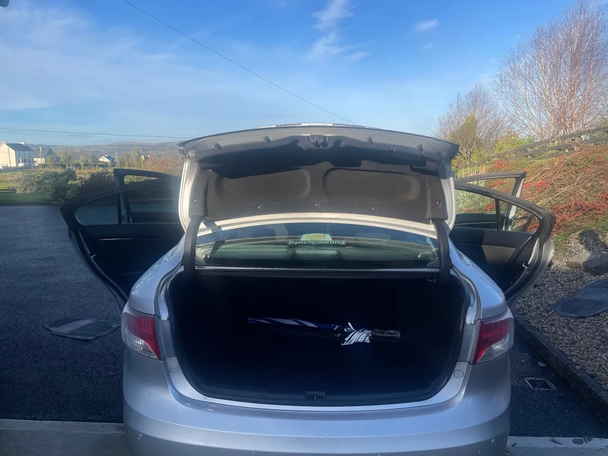 Toyota Avensis 2010 - Image 3